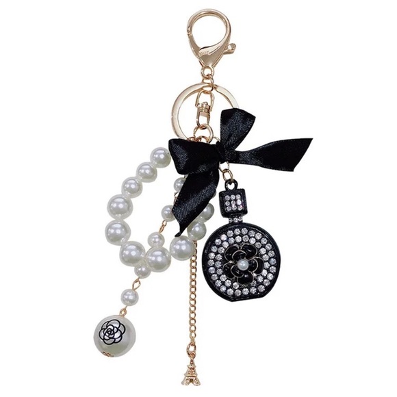 Accessories - Chic Crystal Perfume Bottle & Pearls Keychain Eiffel Tower Charm